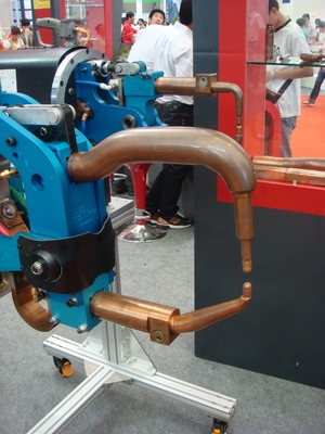 抵抗のスポット溶接のTongfuクランプ注文の溶接工400A-4000A